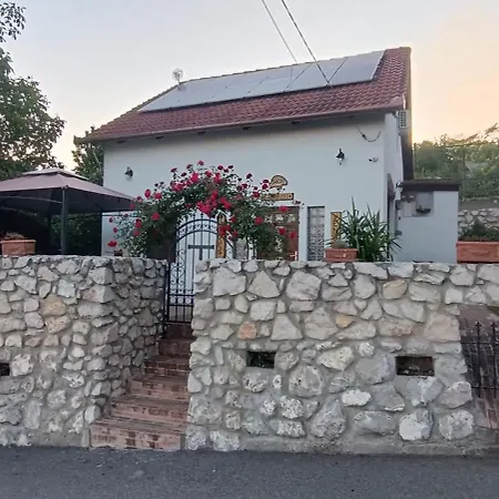 Tenkes-hegyi Vendeghaz Feriehus Siklós