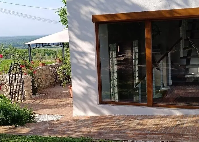 Tenkes-hegyi Vendeghaz Feriehus Siklós